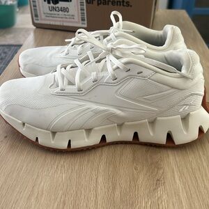 Reebok Zig 4 Dynamica ortholite white and tan shoes